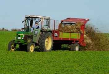 agriculture, tractor, fertilize-62417.jpg